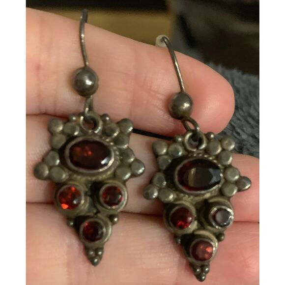 Vintage Art Deco Sterling Silver & Red Garnet Cluster Drop Earrings - Picture 7 of 8